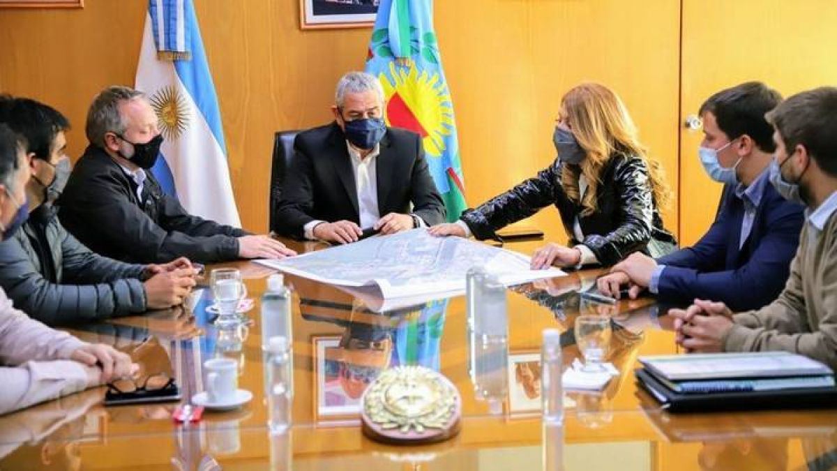 @jorgeferraresi ) Acompañamos al intendente de #Avellaneda, @AleChornobroff y la jefa de gabinete municipal @magdysierra para recibir al titular de ACUMAR, @Sabbatella.