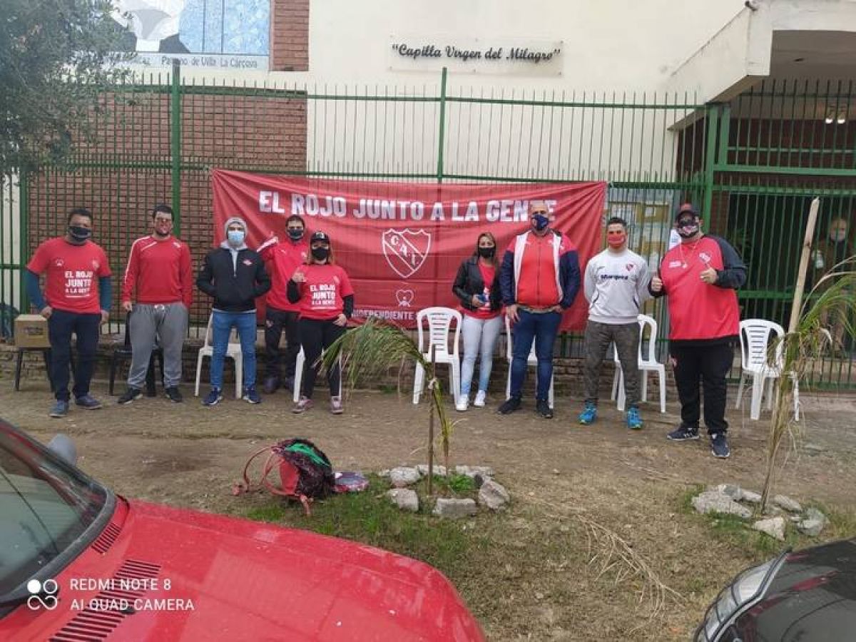 Peñas Cai Peña de San Martín) El rojo junto a la gente...