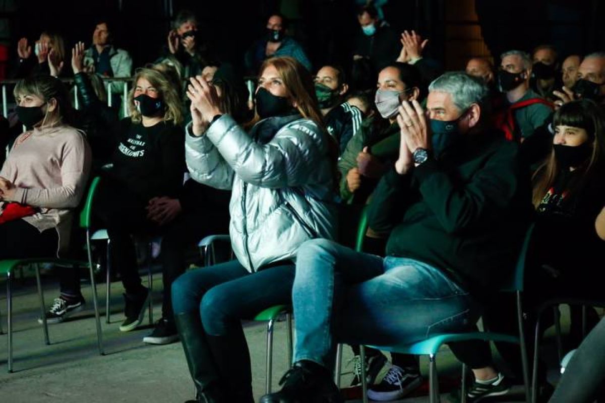 "#AVELLANEDA") @magdysierra La @manchaderolando celebró sus 30 años con un show en el Parque Municipal La Estación.