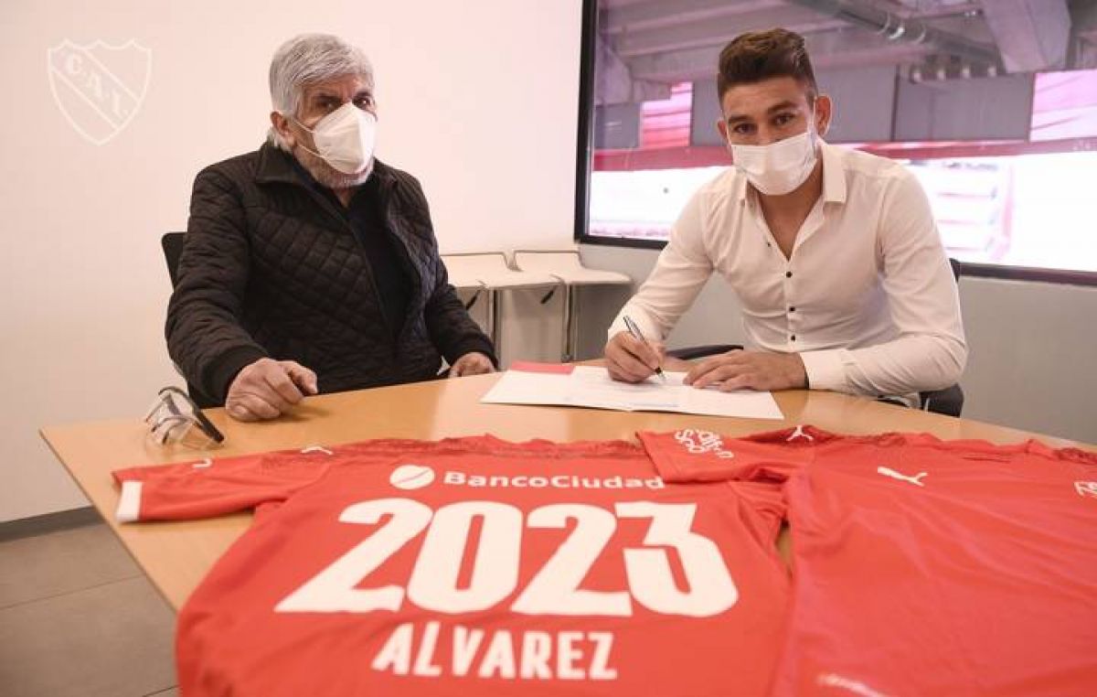 C. A. Independiente ¡Milton es del Rojo!  Álvarez extendió su contrato con #Independiente hasta 2023.-