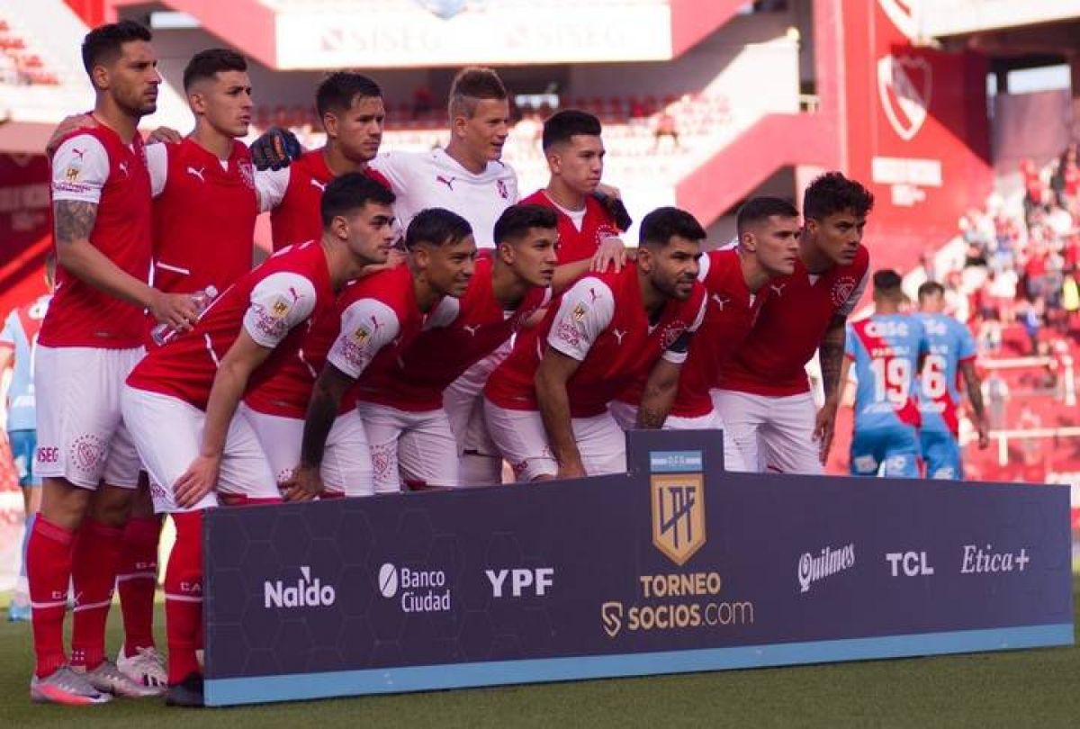 "¡#INDEPENDIENTE, EL GRAN CAMPEÓN!") CON TODAS LAS NOTICIAS Y NOVEDADES. DOMINGO 20.00 HORAS EN @GAMA1490.-