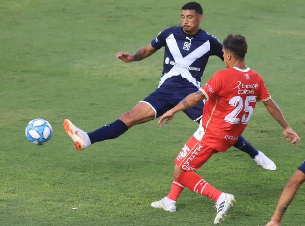 @Mati_Martinez Carlos Benavidez fue operado con éxito de los ligamentos cruzados por el médico del plantel Alberto Rovira.