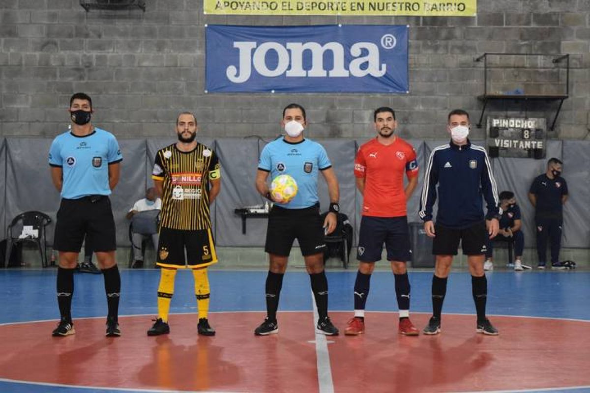 PRIMER TRIUNFO EN FUTSAL