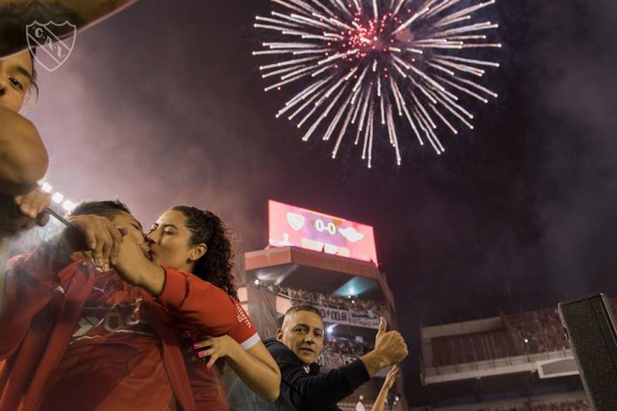 @Independiente Que el 2021 nos encuentre juntos en el lugar más lindo del mundo y en todos lados.