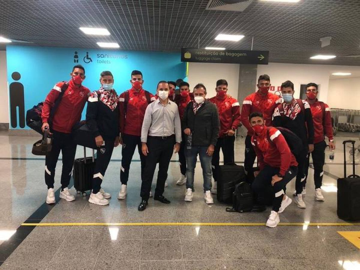 @gastonedul) Ahora: Independiente está embarcando rumbo a Argentina.