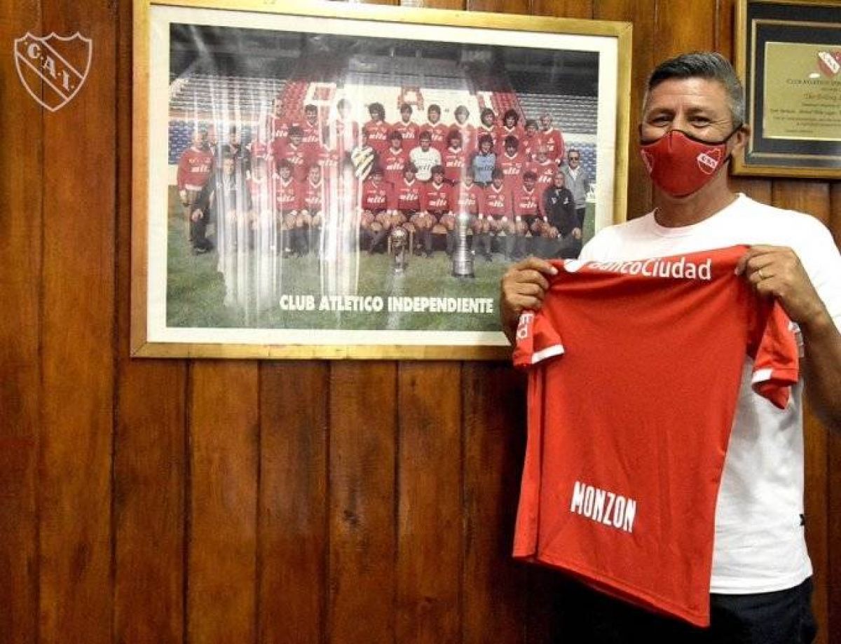 Pedro Damián Monzón firmó su contrato con #Independiente hasta diciembre de 2021.