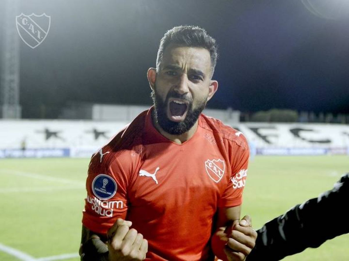 "CLARÍN") Montevideo City Torque vs. Independiente, por la Copa Sudamericana: el Rojo se llevó un valioso empate sobre el final.