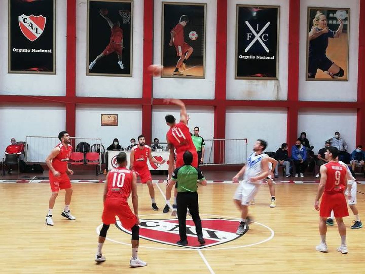 @CaiBasquet @Independiente  venció a Vélez y clasificó para Play off #TFB