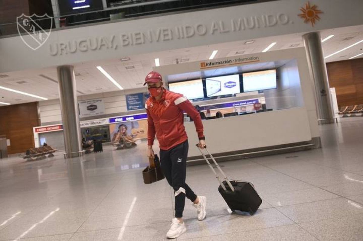 @Independiente Lo dice @sebauruguayo1: el Rey de Copas ya está en Uruguay .
