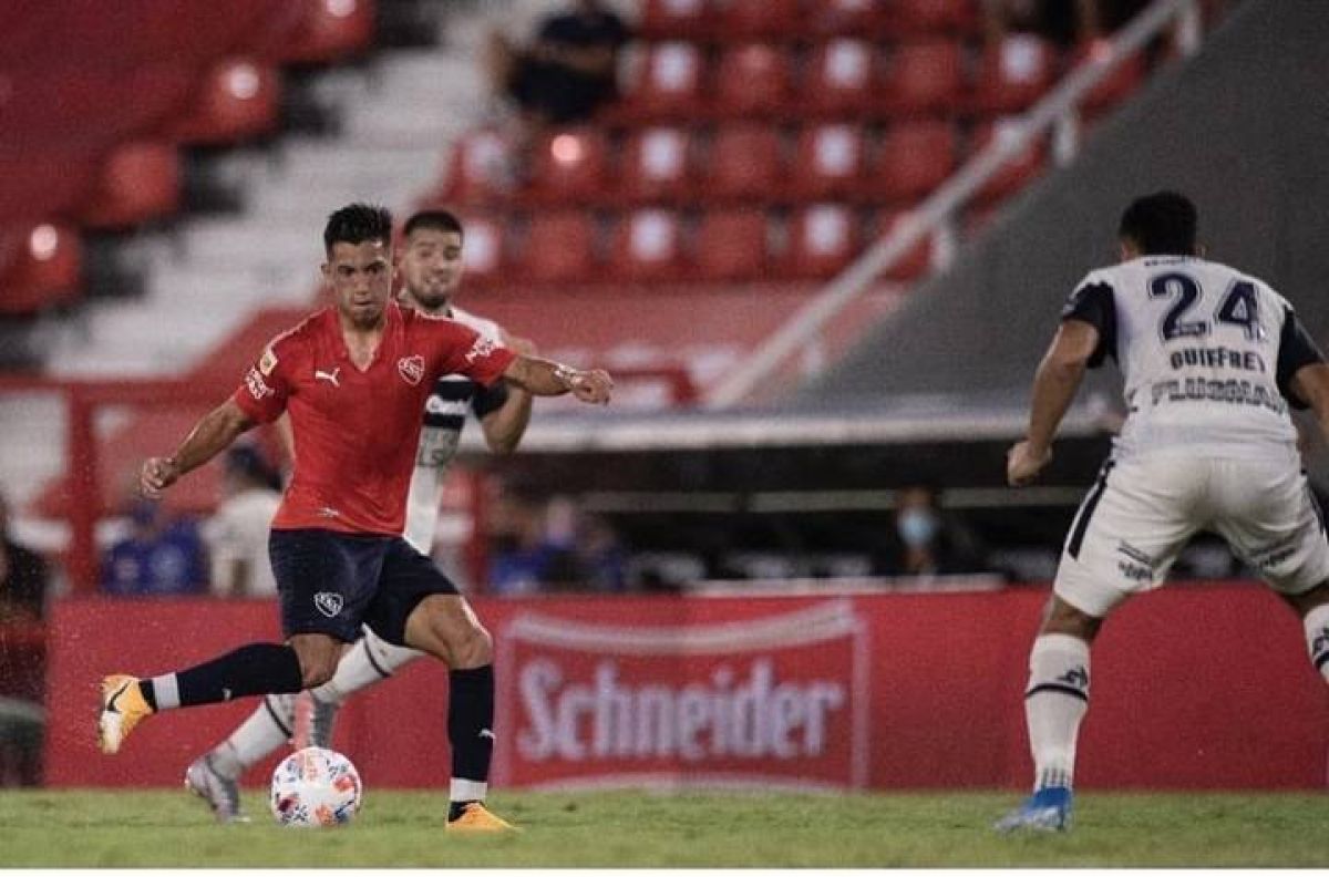 @gastonedul ) Llegó una oferta de Brighton de Inglaterra por Alan Velasco.